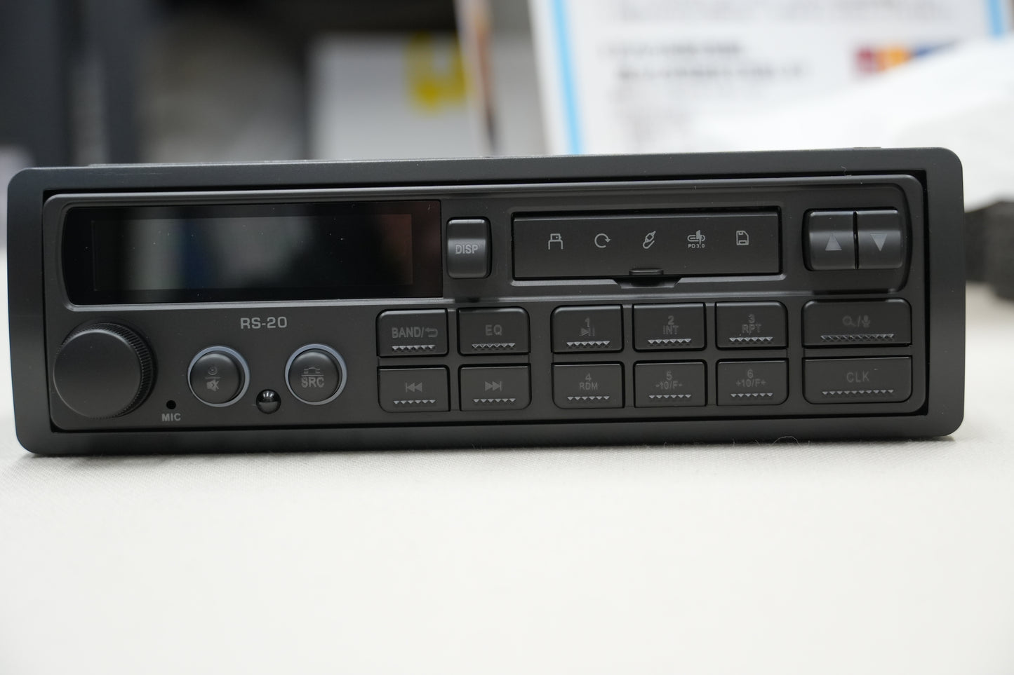 レトロ外観×Bluetooth搭載！旧車に似合う RS-20 クラシックデッキ　レストアGT