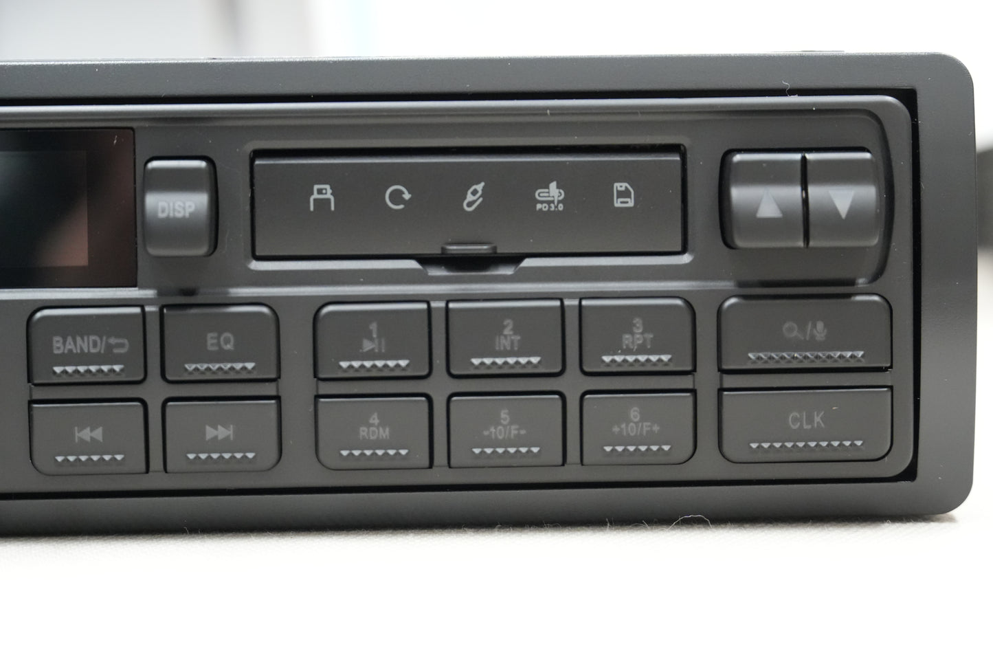 レトロ外観×Bluetooth搭載！旧車に似合う RS-20 クラシックデッキ　レストアGT