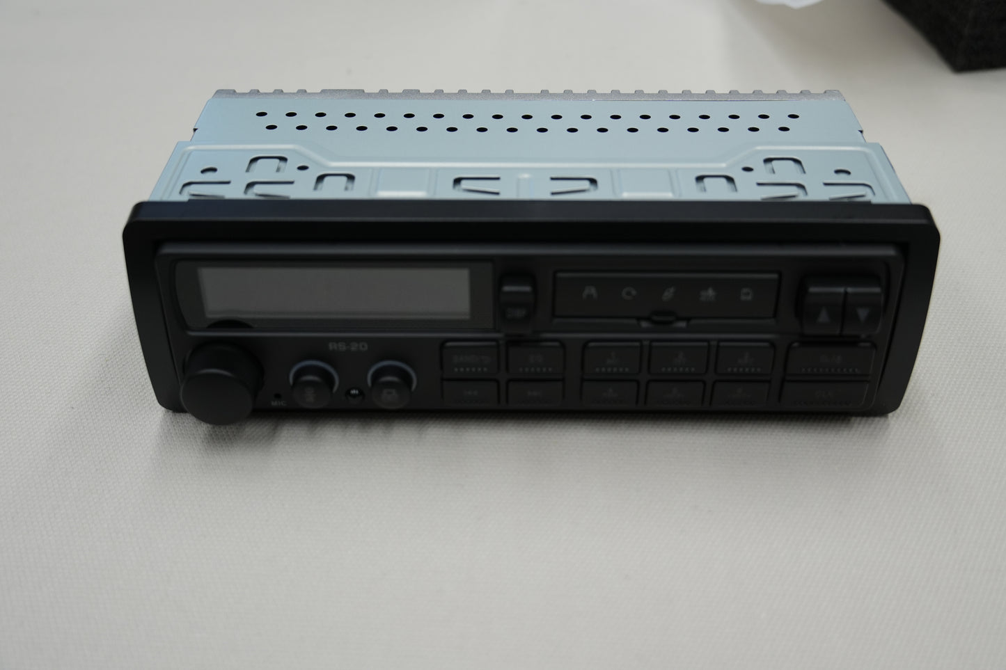 レトロ外観×Bluetooth搭載！旧車に似合う RS-20 クラシックデッキ　レストアGT