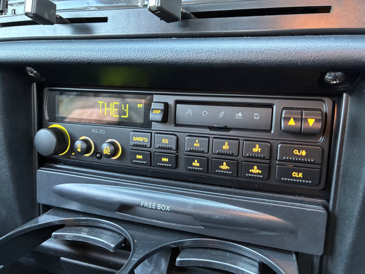 レトロ外観×Bluetooth搭載！旧車に似合う RS-20 クラシックデッキ　レストアGT